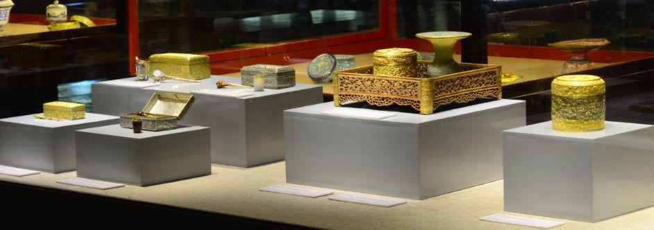 The exhibition on “The Dragon - Phoenix on treasures of the Nguyen dynasty”